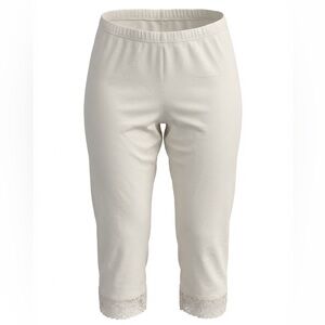 Torrid women’s size 2 white capris lace trim leggings